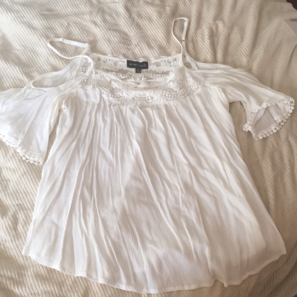 Lace shoulder cut out t-shirt
